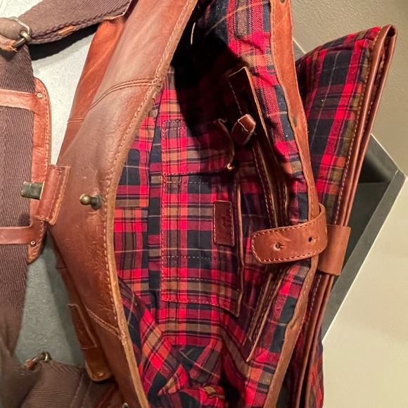 Will Leather Goods Chestnut Leather Messenger Bag + Laptop Sleeve - Picture 6 of 9